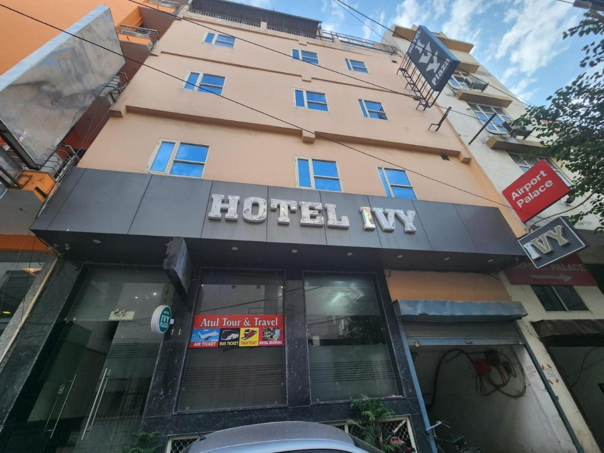 Hotel Ivy Plaza Luxury Нью-Дели Экстерьер фото